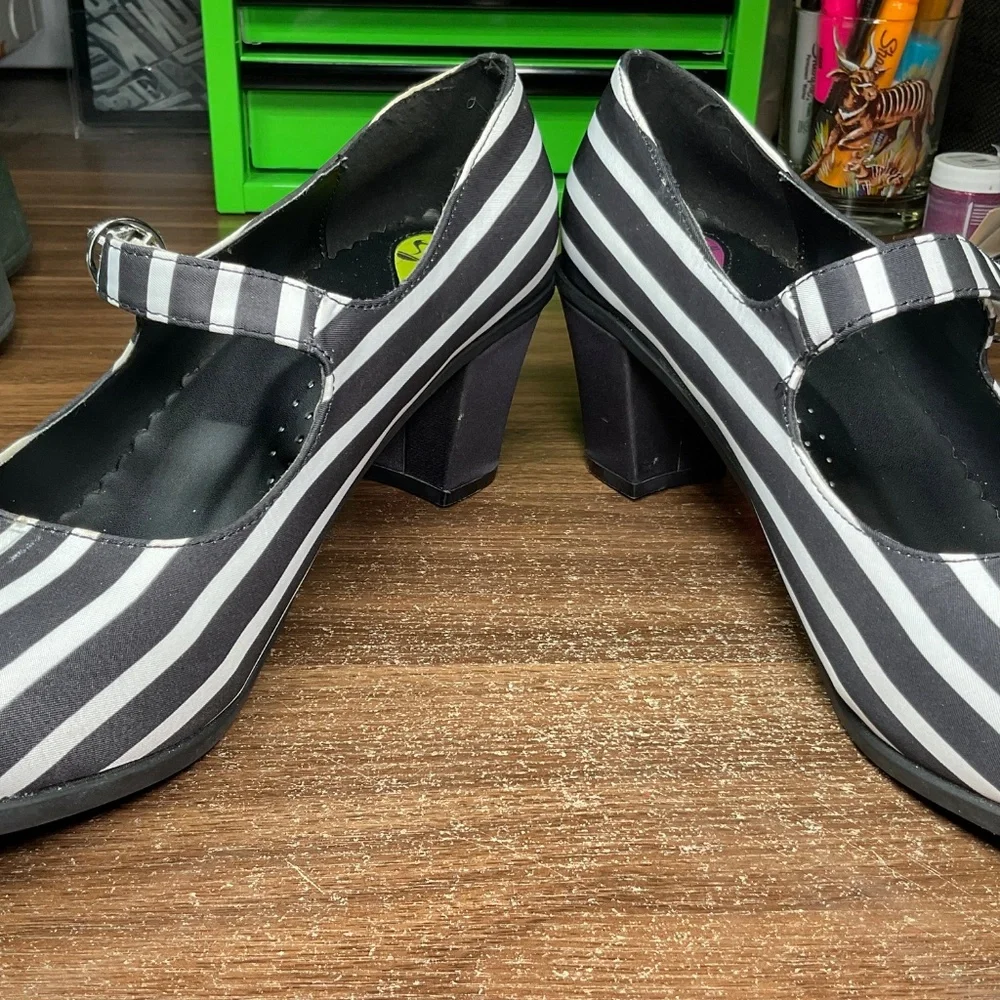 Hot Chocolate Design poison striped mid heels, Us11/HCD41 REMOVED ACCESSORIES - Picture 8 of 14